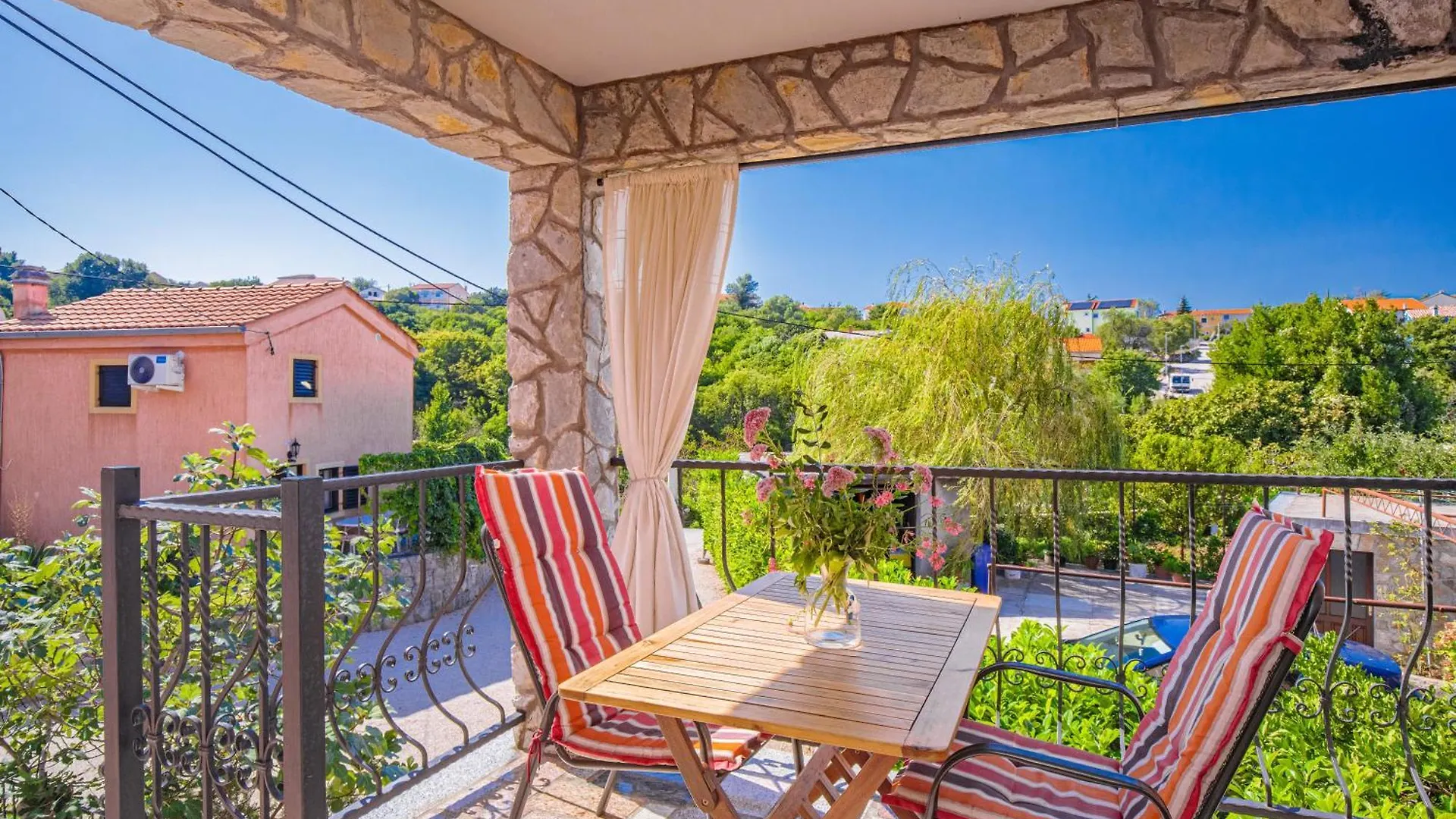 Apartments Lina Vrh