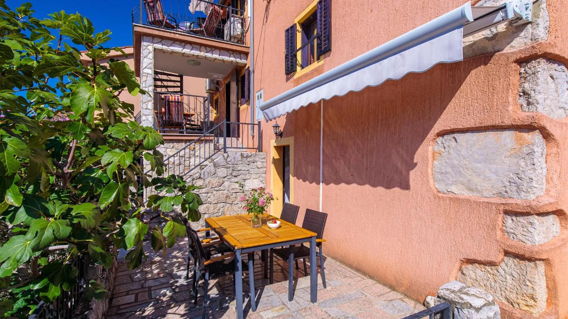 Apartments Lina Vrh  0*, Vrh (Krk)