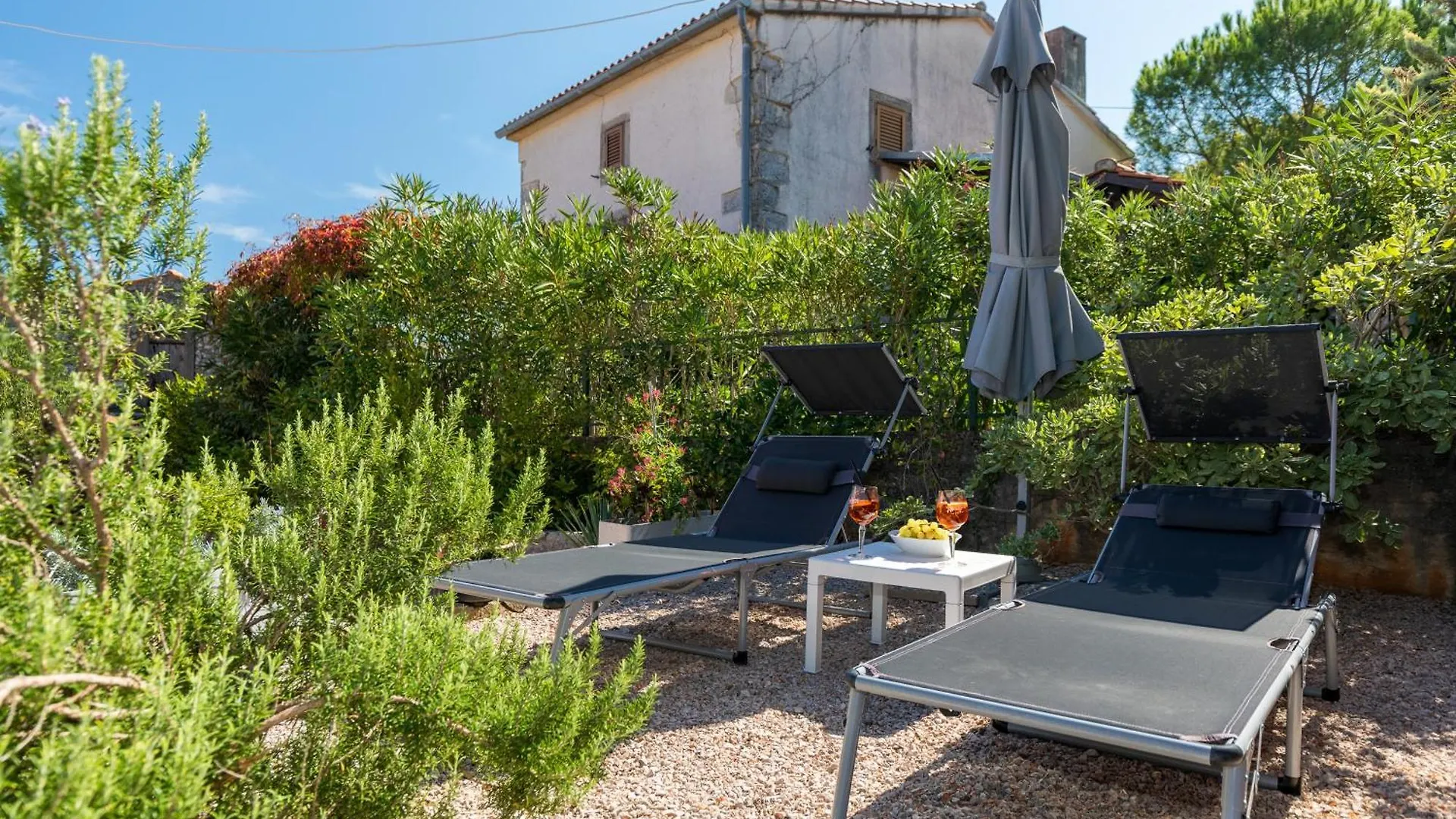 Apartments Lina Vrh  0*, Vrh (Krk) Croatia
